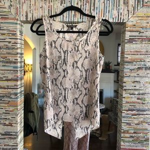 Express sz S blush snakeskin split back top